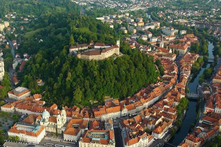New Central Studios Ljubljana Luaran gambar